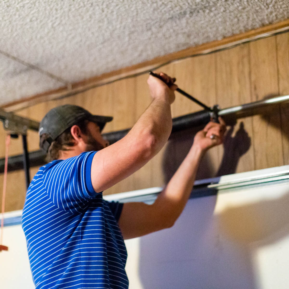 Why Won’t My Garage Door Lift Up Manually?