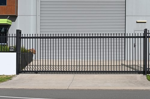 Automatic,Sliding,Entrance,Gate,Across,A,Drive,Way Automatic,Sliding,Entrance,Gate,Across,A,Drive,Way